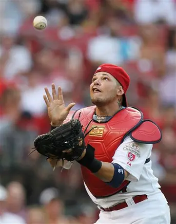 Yadier Molina se pierde Juego de Estrellas tras muerte de familiar