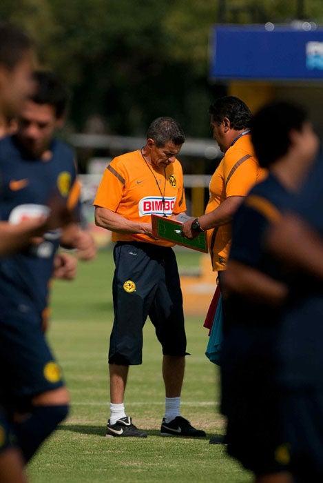 Alfredo Tena realizó su primera práctica a cargo del conjunto azulcrema. FOTO: MEXSPORT
