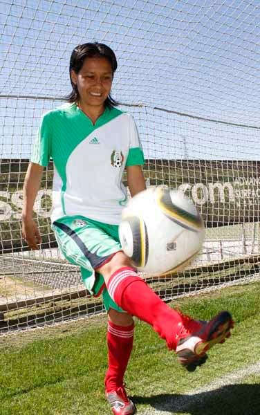 Evelyn López disfruta del entrenamiento del Tri femenil en el CAR (FOTO: Thalia Esparza