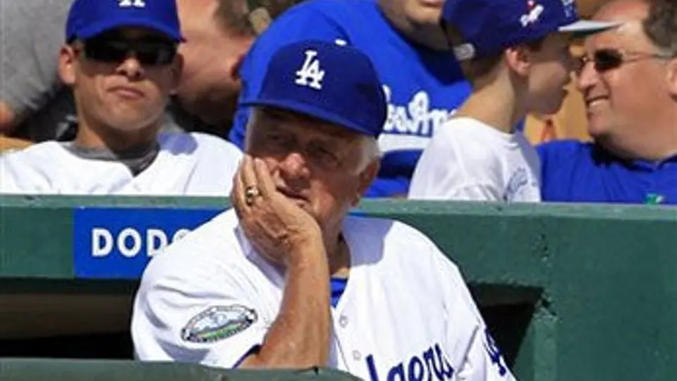 Lasorda, hospitalizado tras infarto