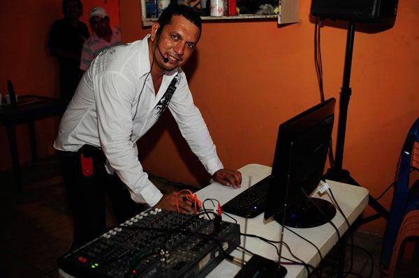 La música no podía faltar en la fiesta del canterano felino, la cual fue llevada por un DJ. FOTO: ISRAEL MARTÍNEZ