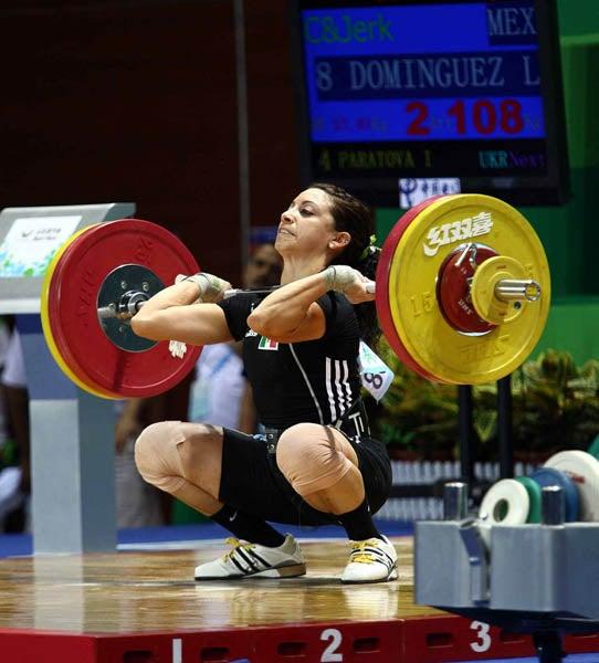 La sonorense obtuvo la presea de bronce en la prueba de levantamiento de pesas. FOTO: MEXSPORT
