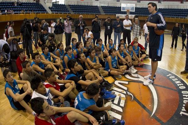 Eduardo Nájera dijo adiós a las duelas | CÉSAR VICUÑA