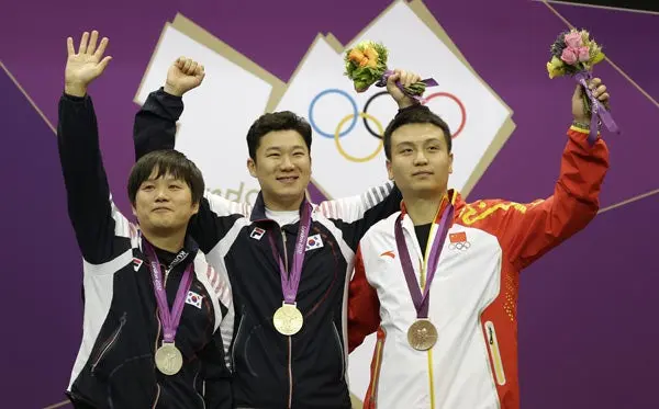 Corea del Sur hace el 1-2 en tiro con pistola 50 metros