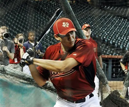 Firman Astros a puertorriqueño Correa