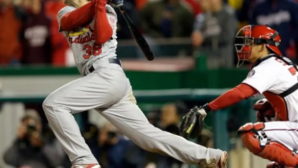 Cardenales vienen de atrás y eliminan a los Nacionales