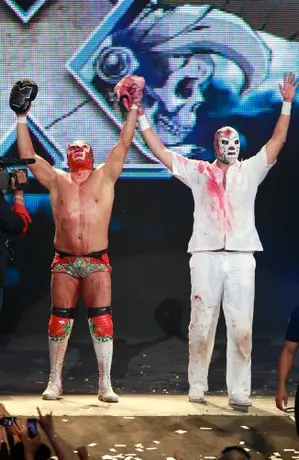 Dr. Wagner Jr. gana y conserva su máscara en Triplemanía XX