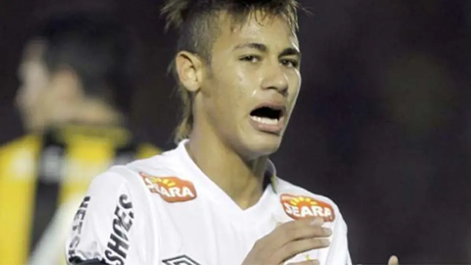 Alertan a Neymar de no fichar con el Barça por culpa de Messi