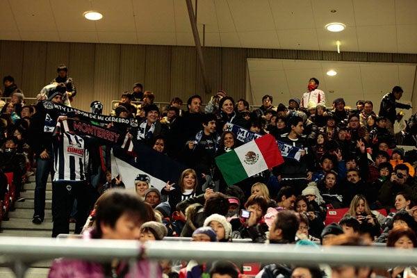 Familiares de los jugadores rayados, apoyando con todo. FOTO: DANIEL GÁMEZ