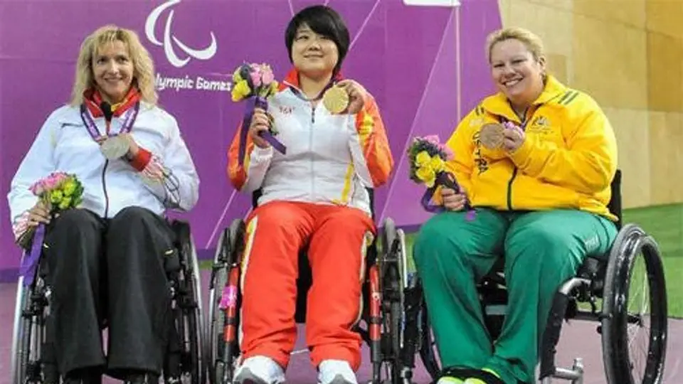 Tiradora china se lleva el primer oro