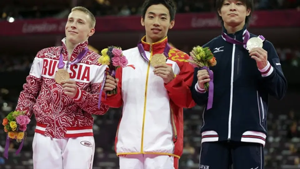 Zou Kai se lleva el Oro en piso