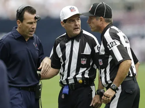 NFL y árbitros intentan solucionar paro
