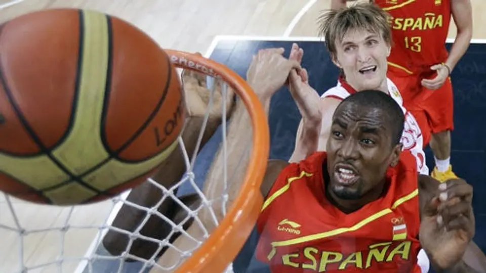 Ibaka extiende contrato con Thunder