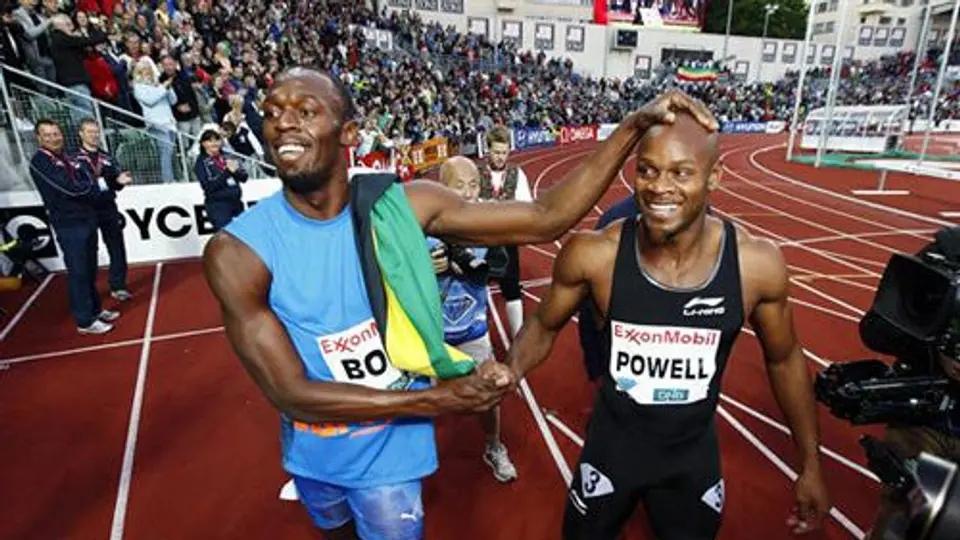 Bolt vuelve a derrotar a Powell