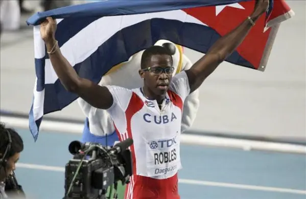 El cubano Dayron Robles califica en 110m con vallas