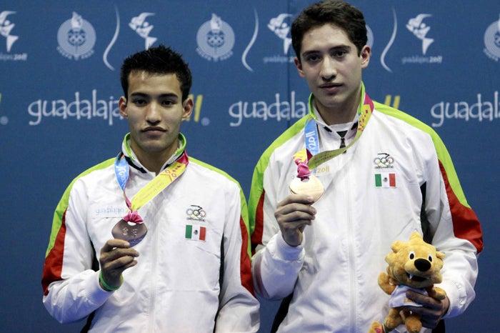 Andrés López y Lino Muñoz obtuvieron bronce en dobles varonil de bádminton. FOTO: MEXSPORT