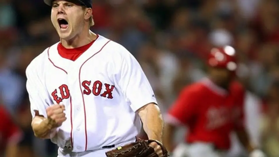 Los Filis firman al cerrador Papelbon