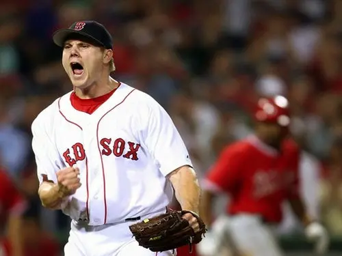 Los Filis firman al cerrador Papelbon