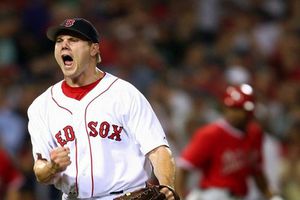 Los Filis firman al cerrador Papelbon