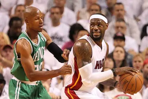 De la mano de LeBron, el Heat obliga al séptimo juego ante Boston