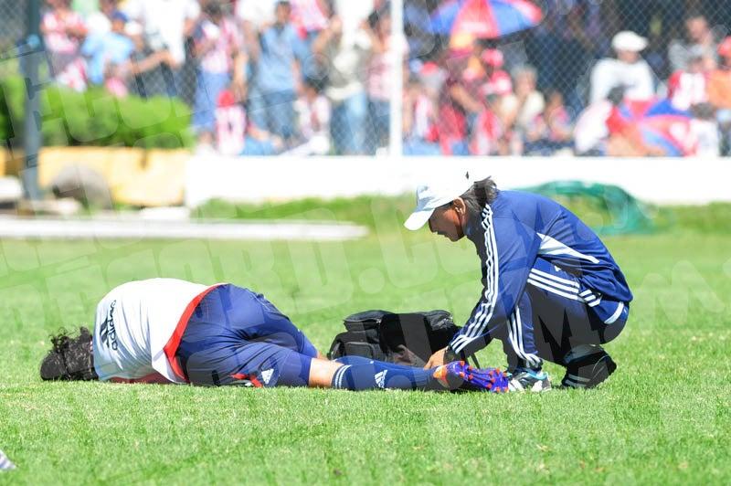 El delantero se resintió de una molestia, es duda para enfrentar al Cruz Azul. FOTO: EVA BECERRA