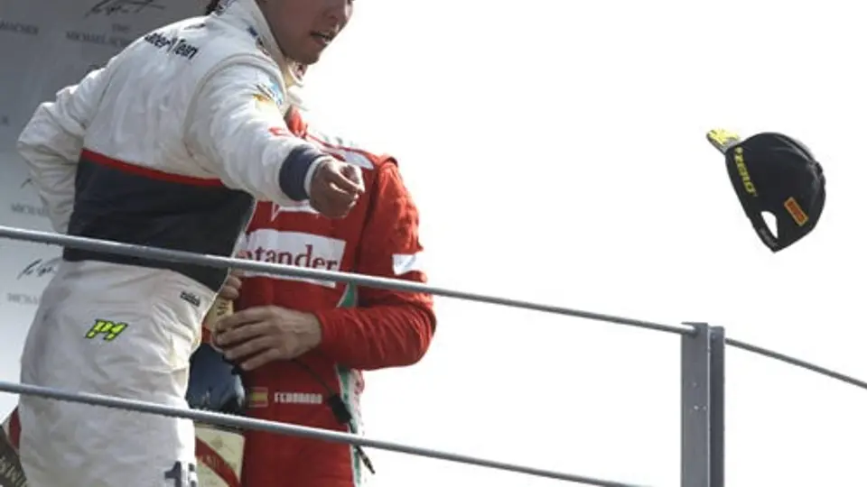 Checo', primera opción para McLaren si sale Hamilton