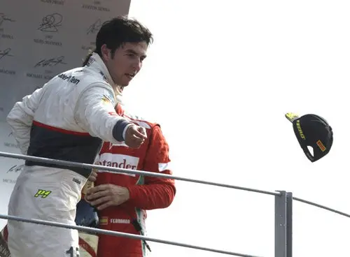 Checo', primera opción para McLaren si sale Hamilton