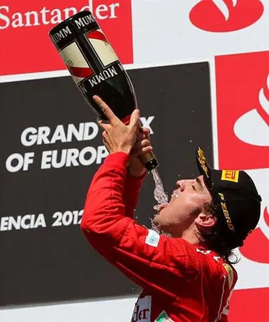 Alonso se impone en Valencia tras arrancar 11º