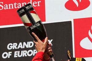 Alonso se impone en Valencia tras arrancar 11º