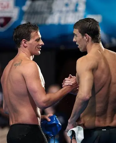 Lochte y Phelps avanzan en 200 estilo libre