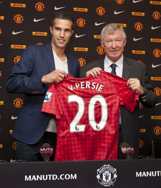 Alex Ferguson al lado de Van Persie | AP