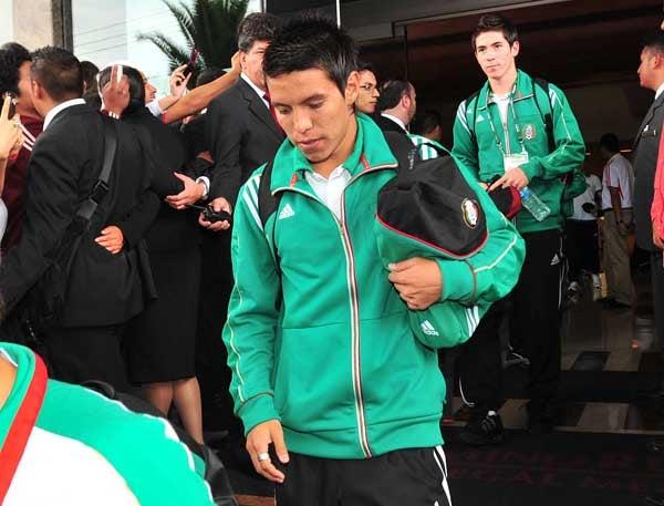 El Tri Sub-17 a su salida del hotel de concentración. FOTO: MIGUEL PONTÓN