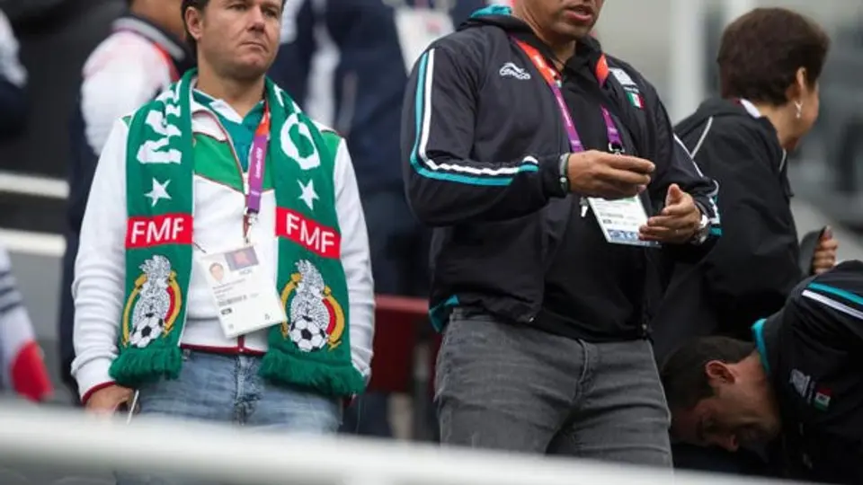 De la Garza alentó a arqueros en prácticas