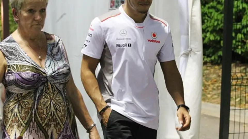 Asesta McLaren fuerte golpe a Mercedes por Hamilton