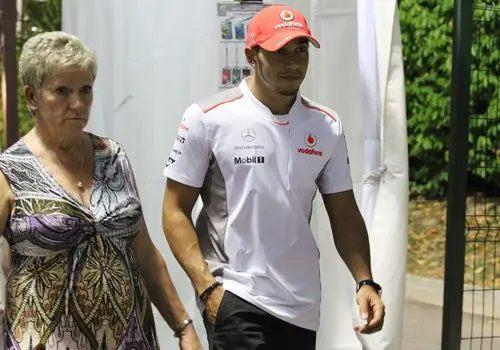 Asesta McLaren fuerte golpe a Mercedes por Hamilton