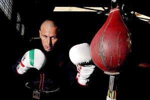 'Siri' lamenta posponer defensa del título