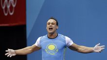 Ilyin repite en pesas y con récord mundial