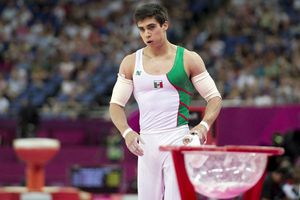 Daniel Corral termina quinto en barras paralelas