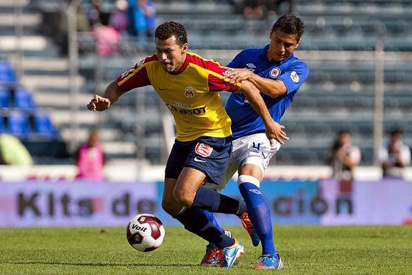 Sabah disputando el esférico | MEXSPORT