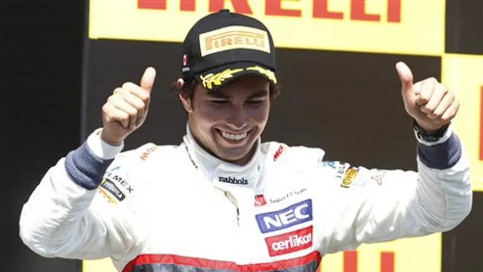 Sergio Pérez, con paso de Campeón