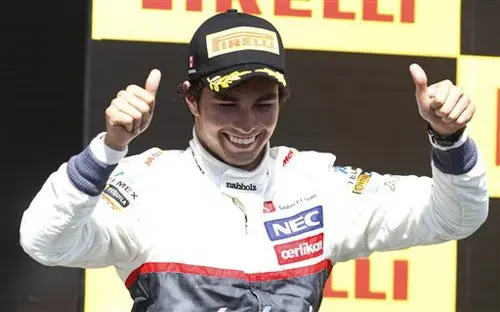 Sergio Pérez, con paso de Campeón