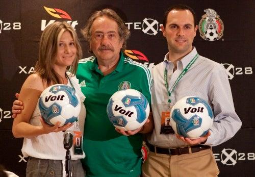 "Xacte 28" es el nombre del esférico presentado por Voit y la Federación Mexicana de Futbol. FOTO: CORTESÍA