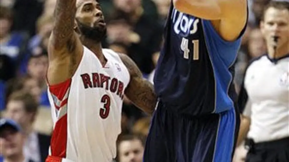 Dallas gana al fin; 99-86 a Toronto