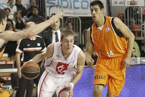 Gustavo Ayón jugará con los Hornets de Nueva Orleáns