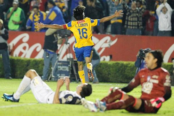 Lucas Lobos anotó el segundo gol del cotejo, desmoralizando a sus contrincantes. FOTO: ISRAEL MARTÍNEZ