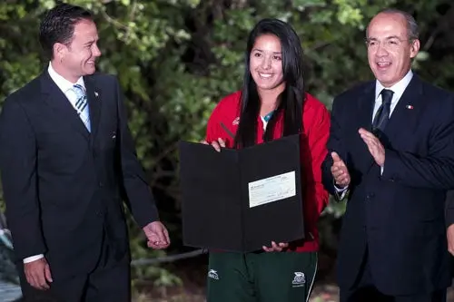 Medallistas reciben pensión vitalicia