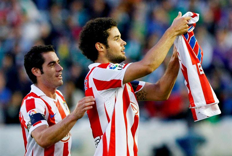 Suárez dedicó su gol a su compañero Juanfran (FOTO: EFE)