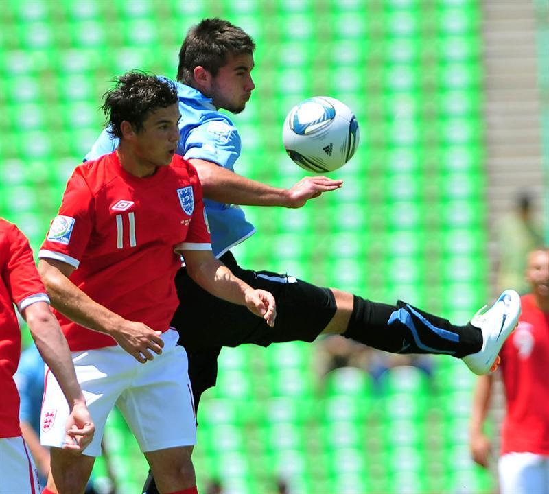Inglaterra vence a Uruguay 0-2. FOTO: AP