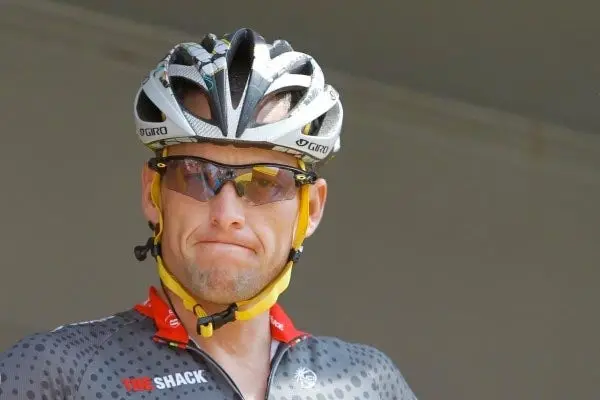 Armstrong rompe nexo con Livestrong