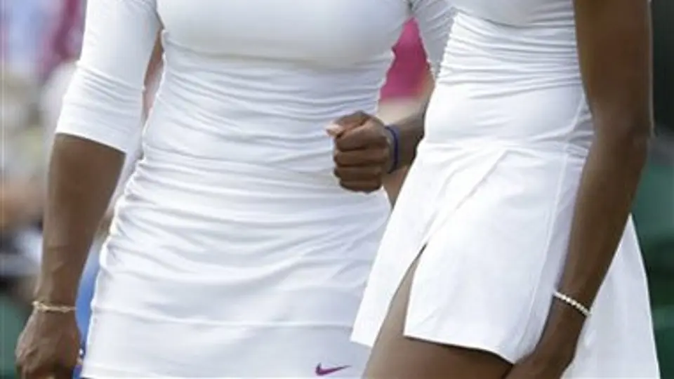Juegan hermanas Williams dos partidos en un día
